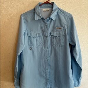 Columbia Women's Light Blue Button Down Shirt